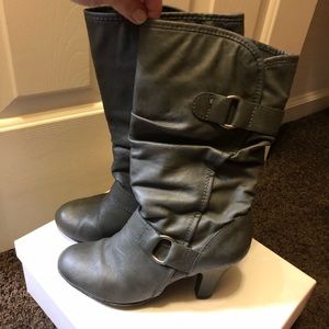 Grey boots